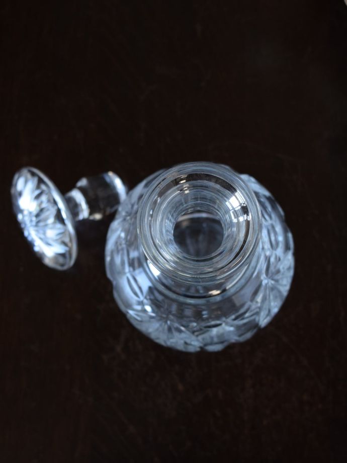 キラキラ輝くアンティークガラス