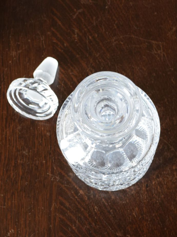 キラキラ輝くアンティークガラス