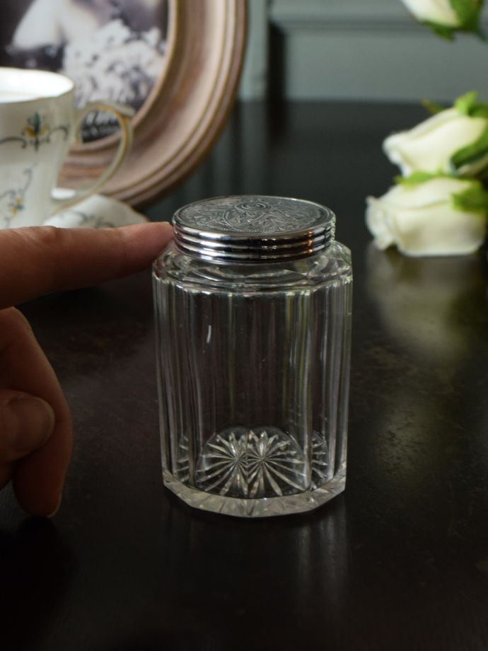 アンティークのガラスジャー