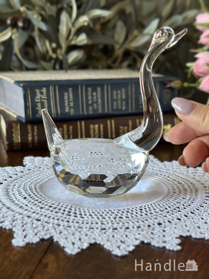 英国アンティークガラスの美しいスワン、プレスドグラス の白鳥の