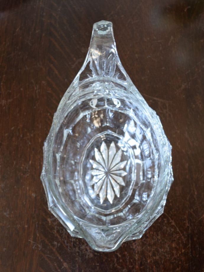 アンティークのガラス雑貨、イギリスで見つけたウォータージャグ(pg