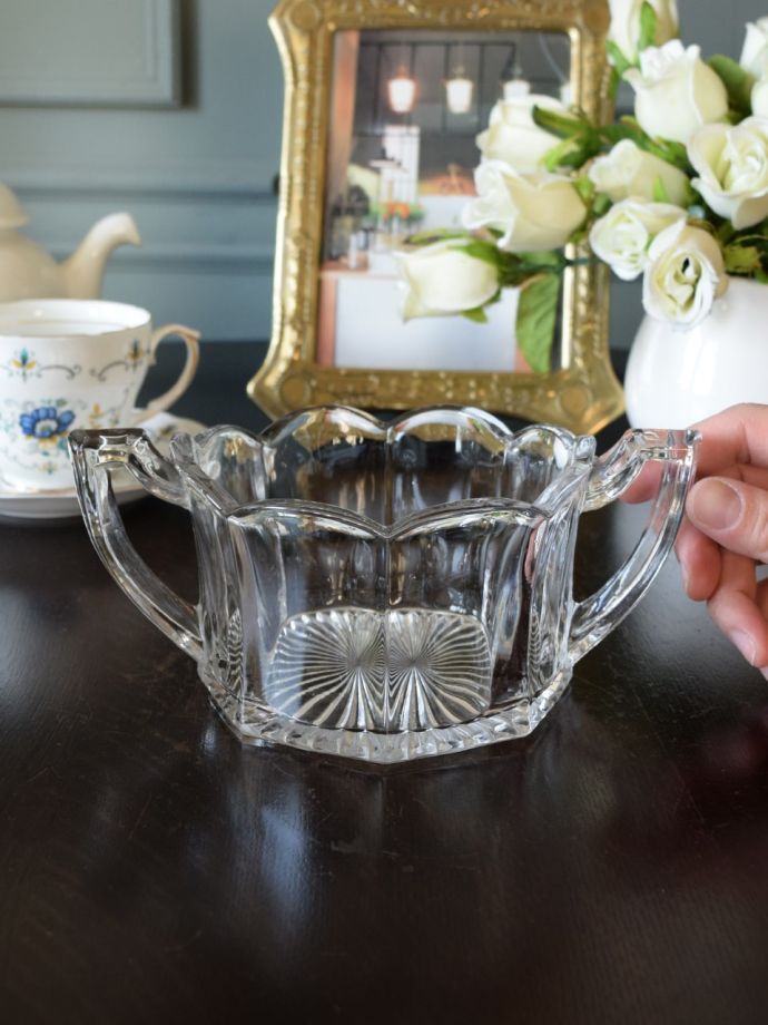 便利に使えるアンティークガラスの食器