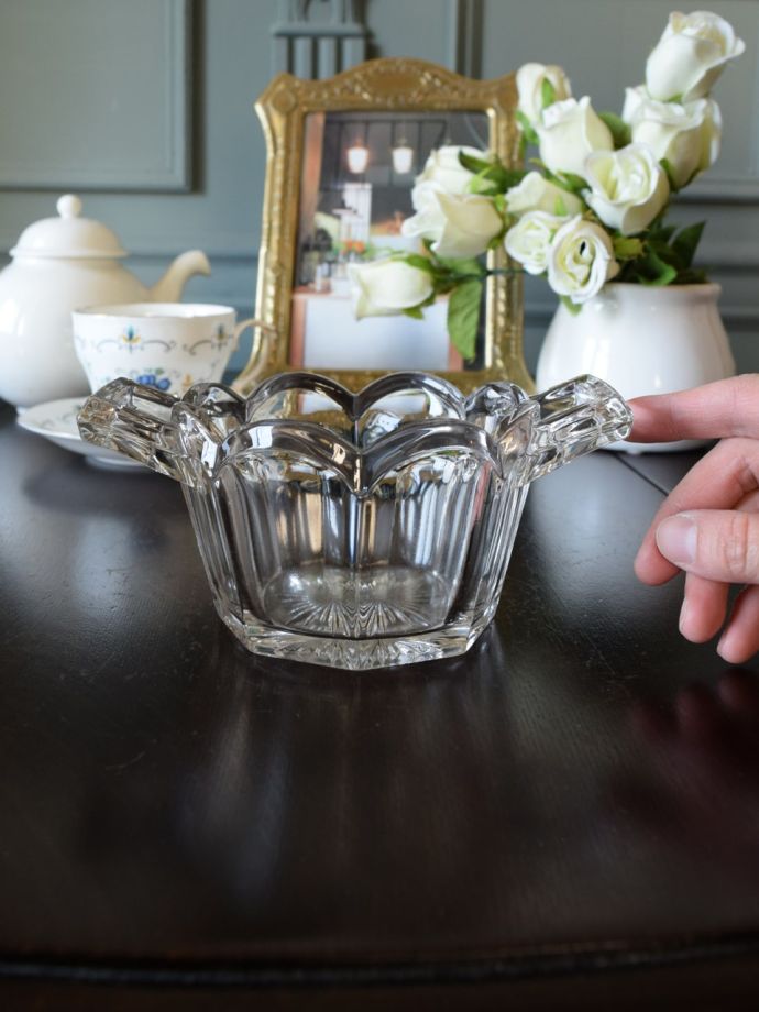 便利に使えるアンティークガラスの食器