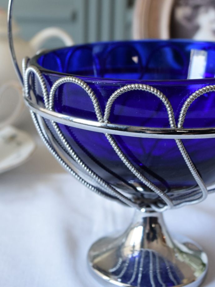 英国アンティークのシュガーボウル