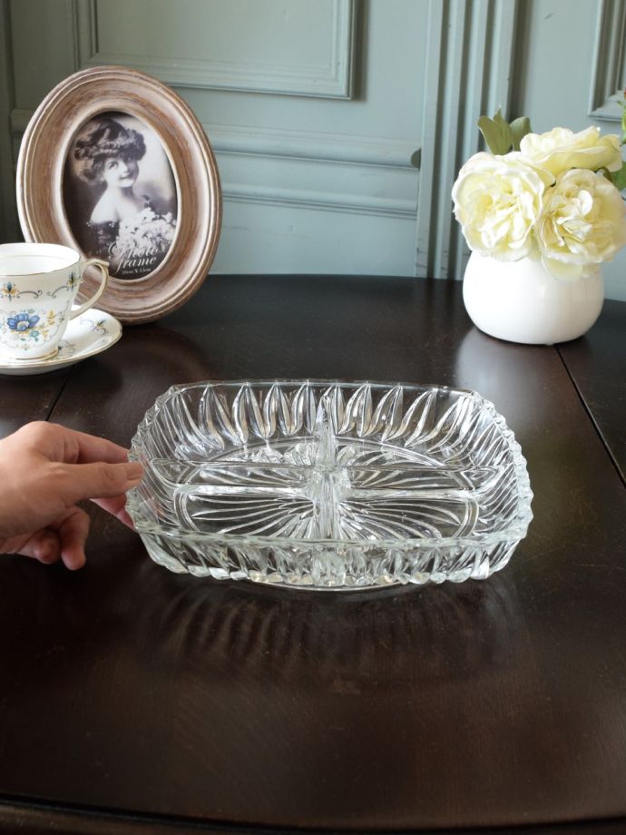 アンティークガラスの仕切り付きプレート