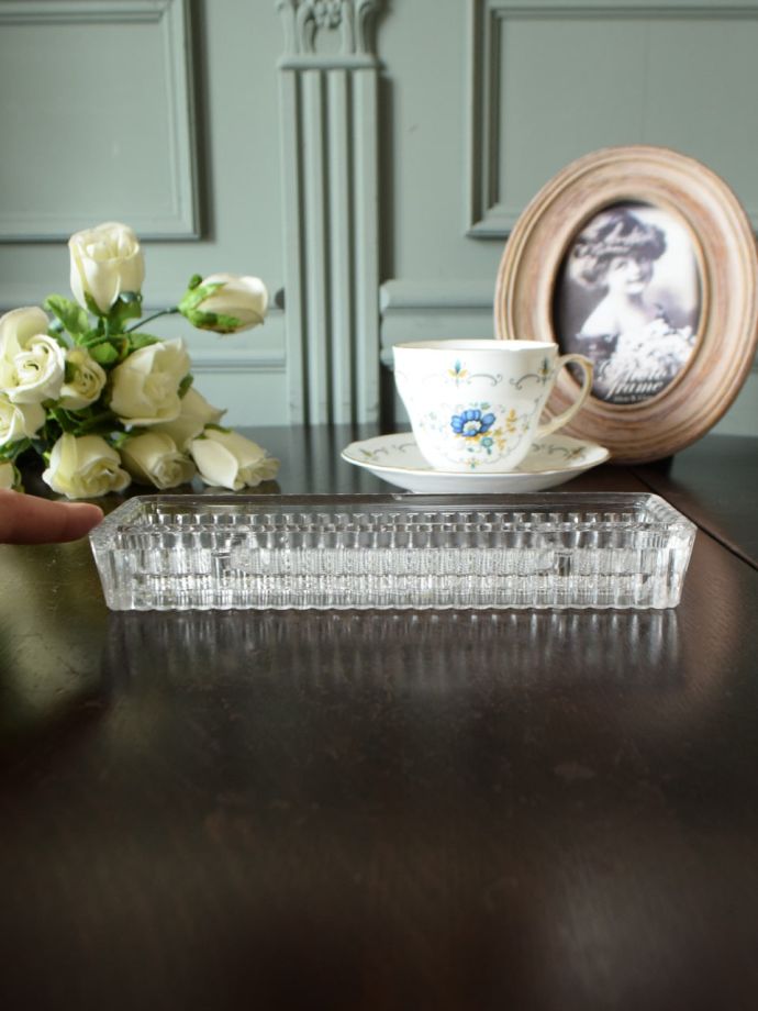 便利に使えるアンティークガラスの食器