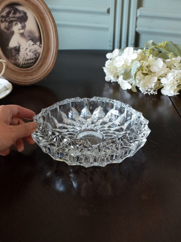 プレスドグラスの灰皿