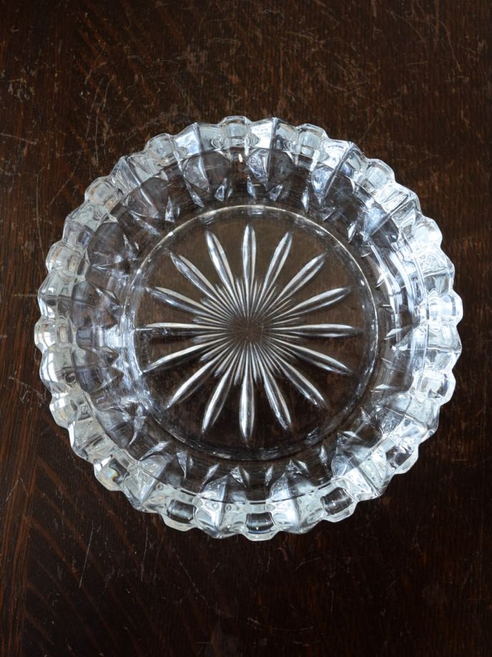 骨董 灰皿 切子 アッシュトレイ アンティーク インテリア 英国アンティークガラスのおしゃれな灰皿、プレスドグラスのアッシュ