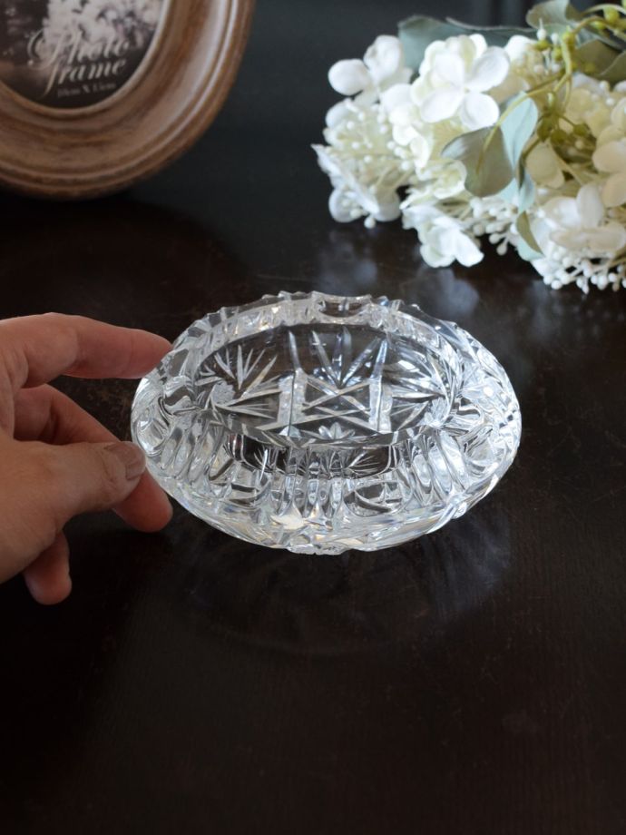 プレスドグラスの灰皿