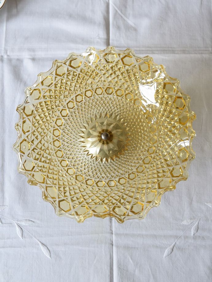 アンティークガラスの美しさ