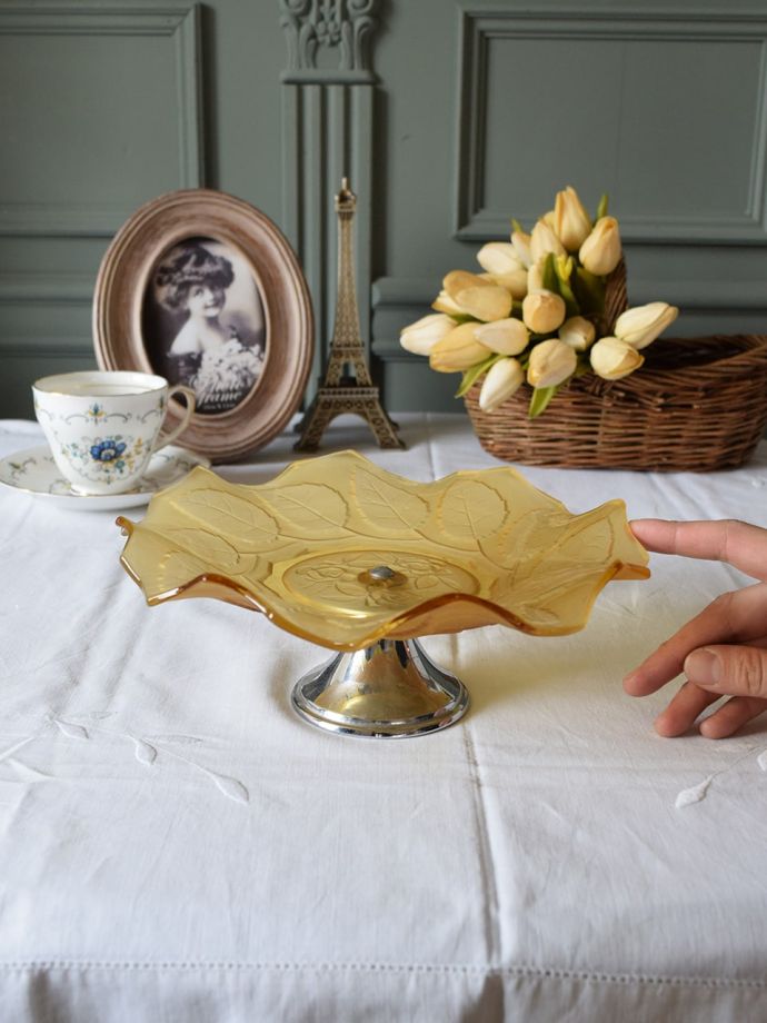 便利に使えるアンティークガラスの食器