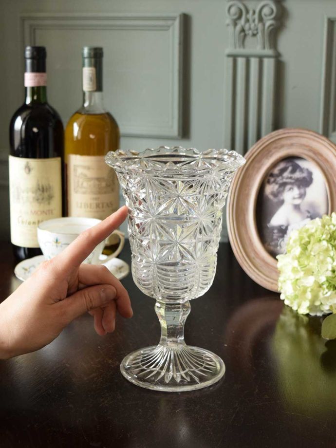 キラキラ輝くアンティークガラス