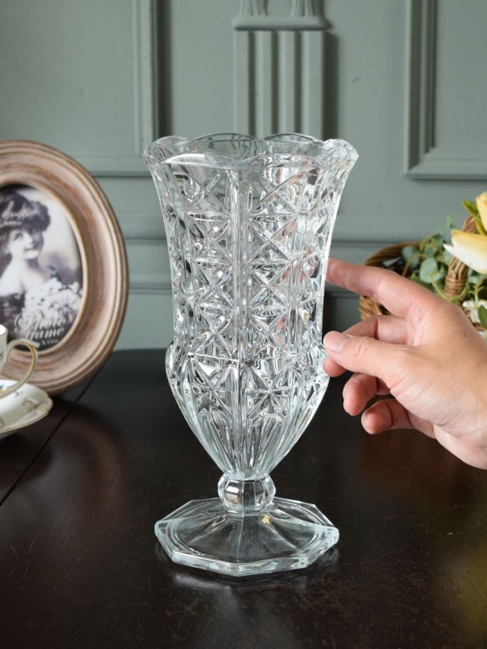 アンティークガラスの花器の大きさ