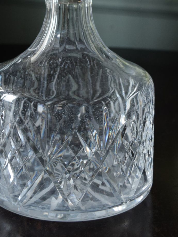 アンティークガラスのデカンタ