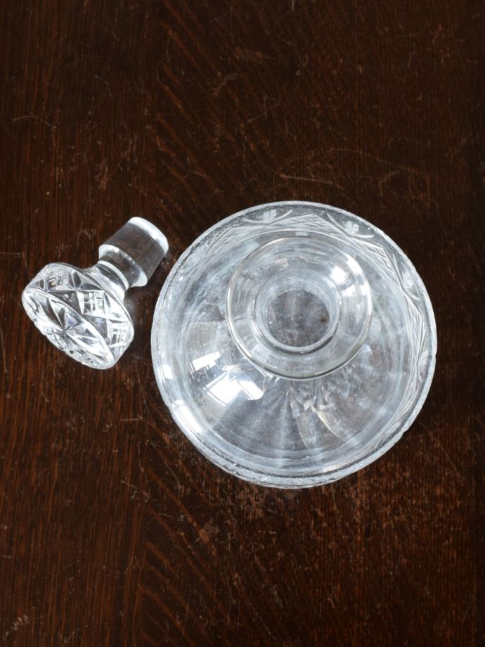 キラキラ輝くアンティークガラス