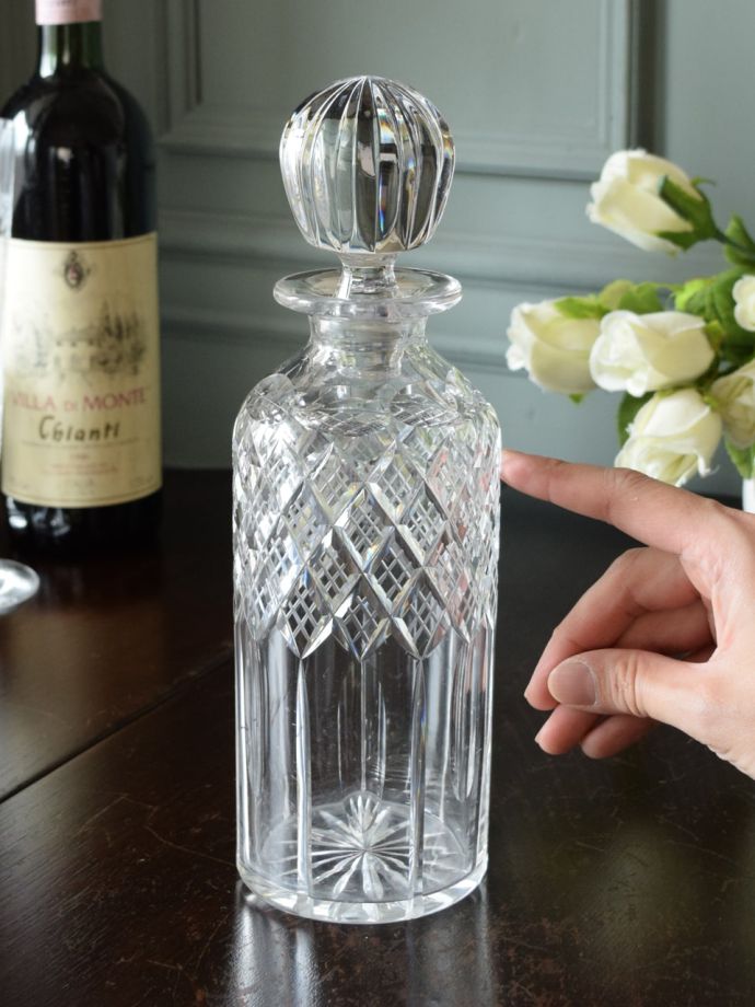 たっぷり入るガラスのデカンタ