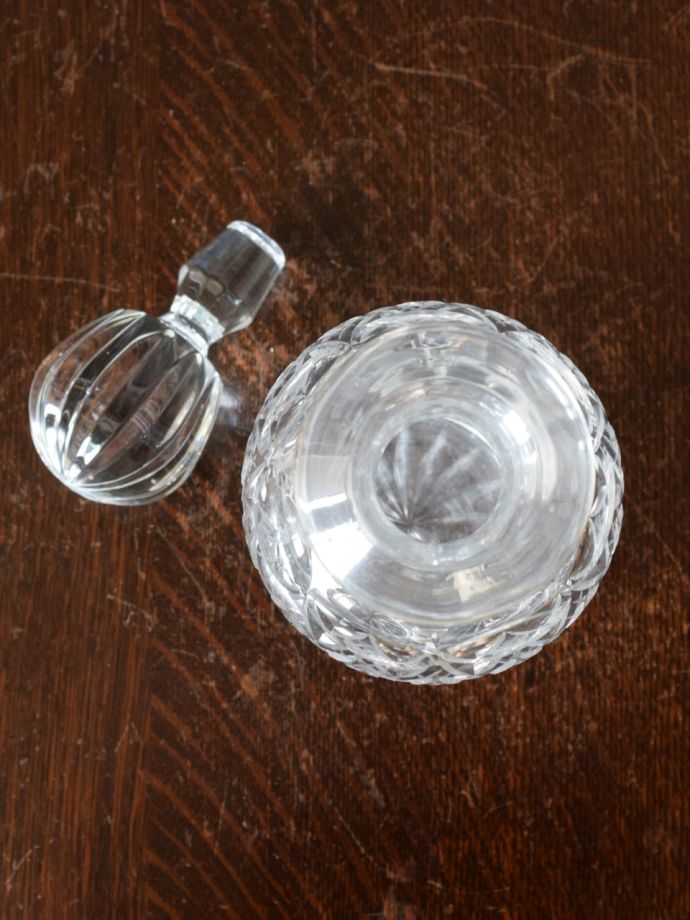 キラキラ輝くアンティークガラス