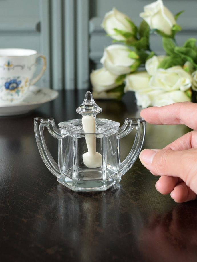 アンティークガラスのおしゃれなスパイスケース、スプーンがセットに