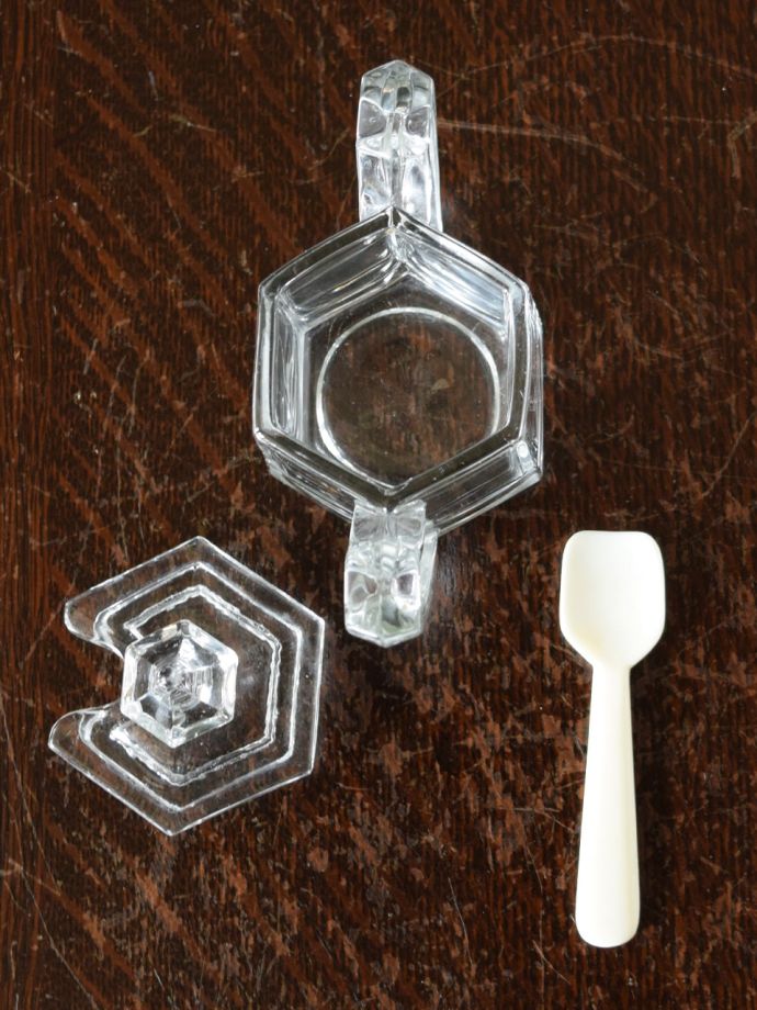 アンティークガラスのおしゃれなスパイスケース、スプーンがセットに