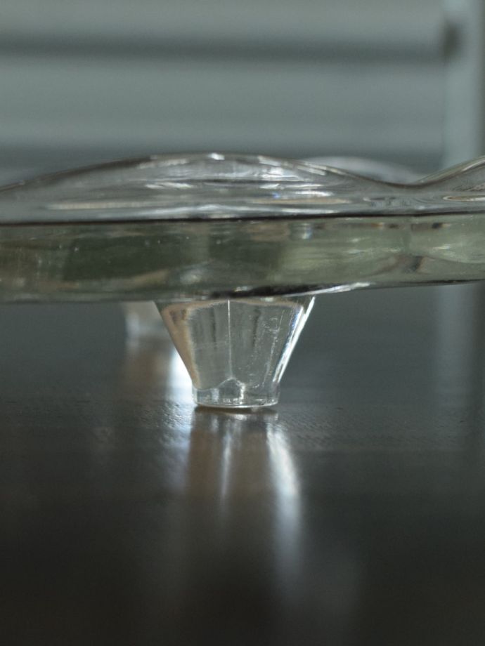 ガラスプレートの脚