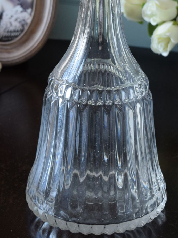 アンティークガラスのデカンタ