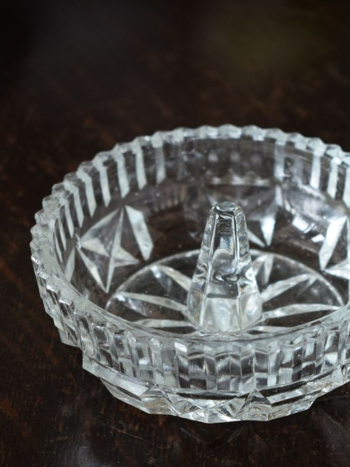 アンティークガラスのリングスタンド