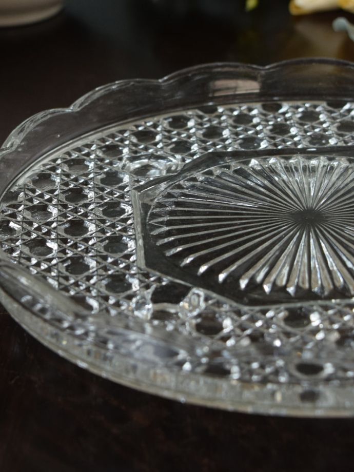 アンティークガラスのプレート