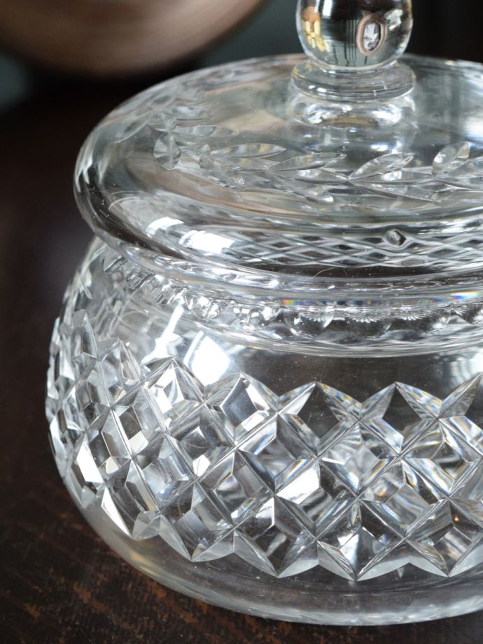 アンティークガラスのフタ付きケース