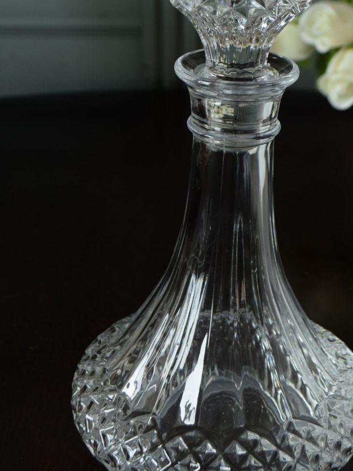 アンティークガラスのデカンタ
