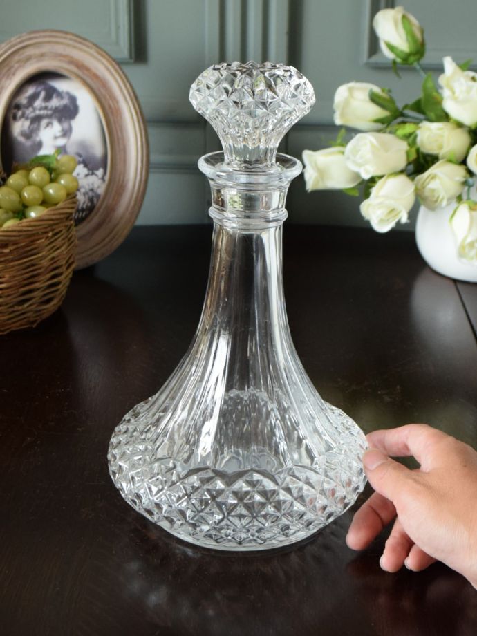 たっぷり入るガラスのデカンタ