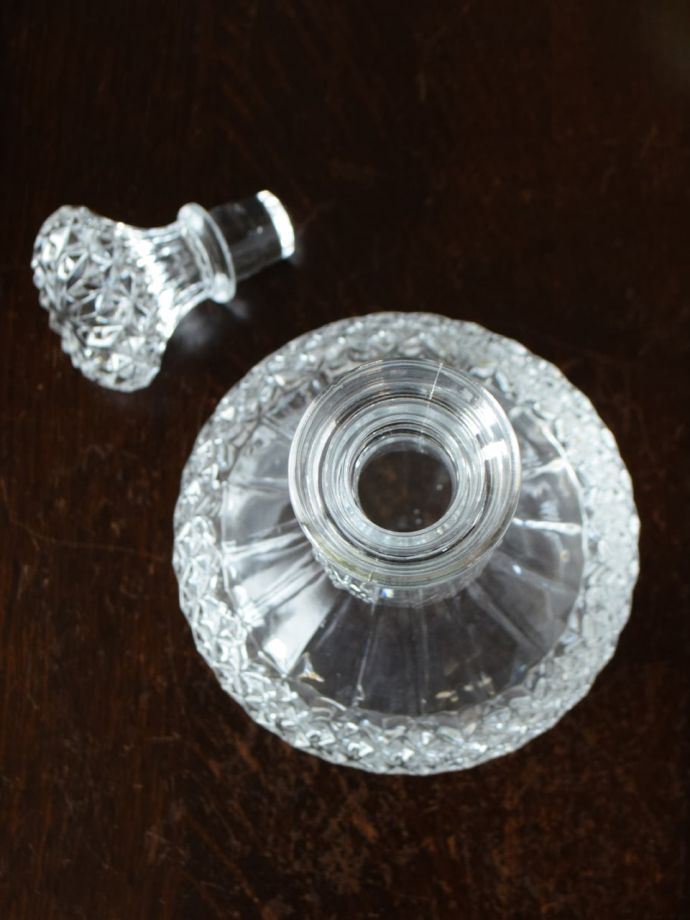 キラキラ輝くアンティークガラス