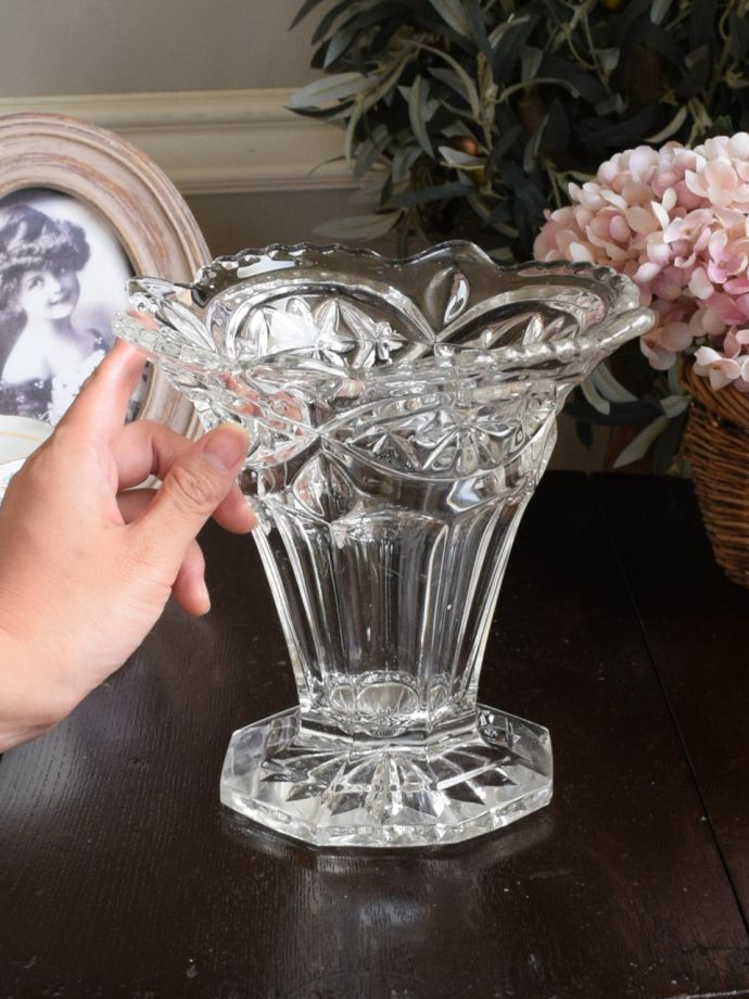 アンティークガラスの花器の大きさ