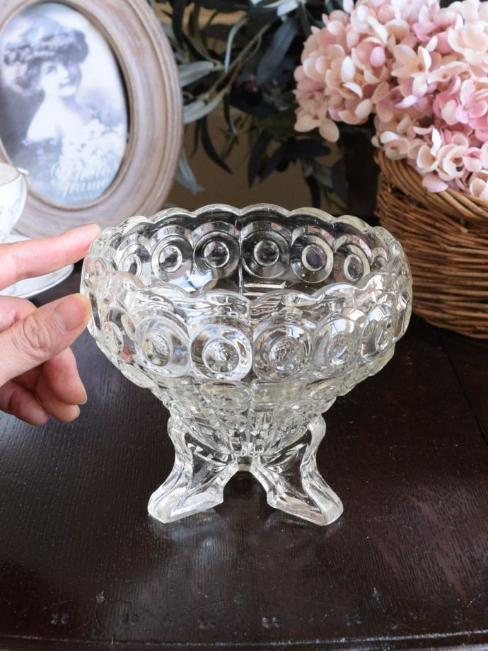 便利に使えるアンティークガラスの食器