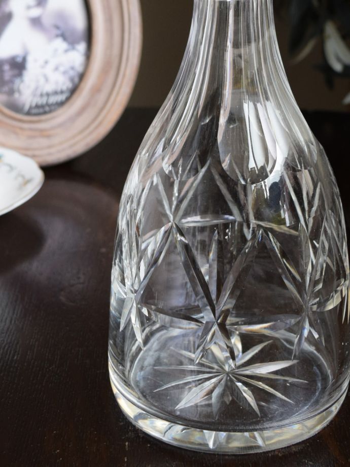 アンティークガラスのデカンタ