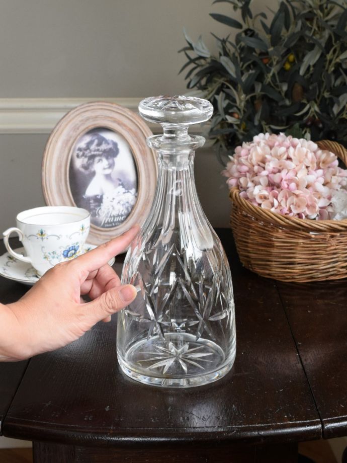 たっぷり入るガラスのデカンタ