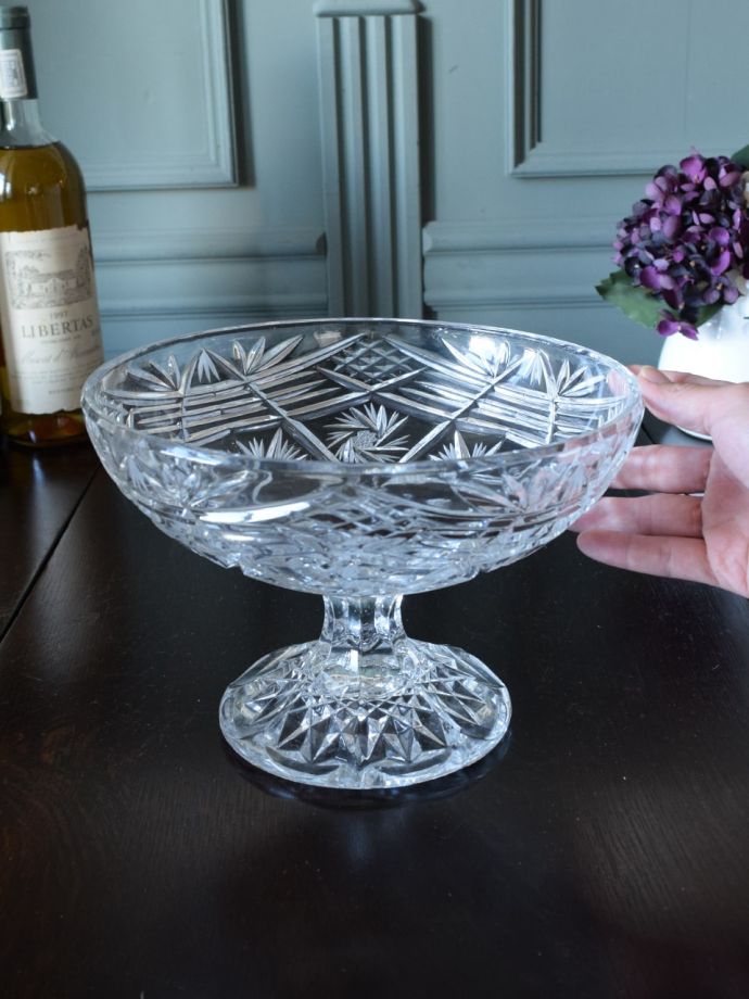 便利に使えるアンティークガラスの食器