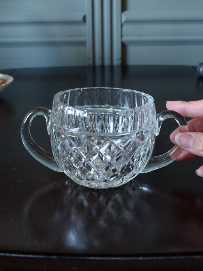 便利に使えるアンティークガラスの食器