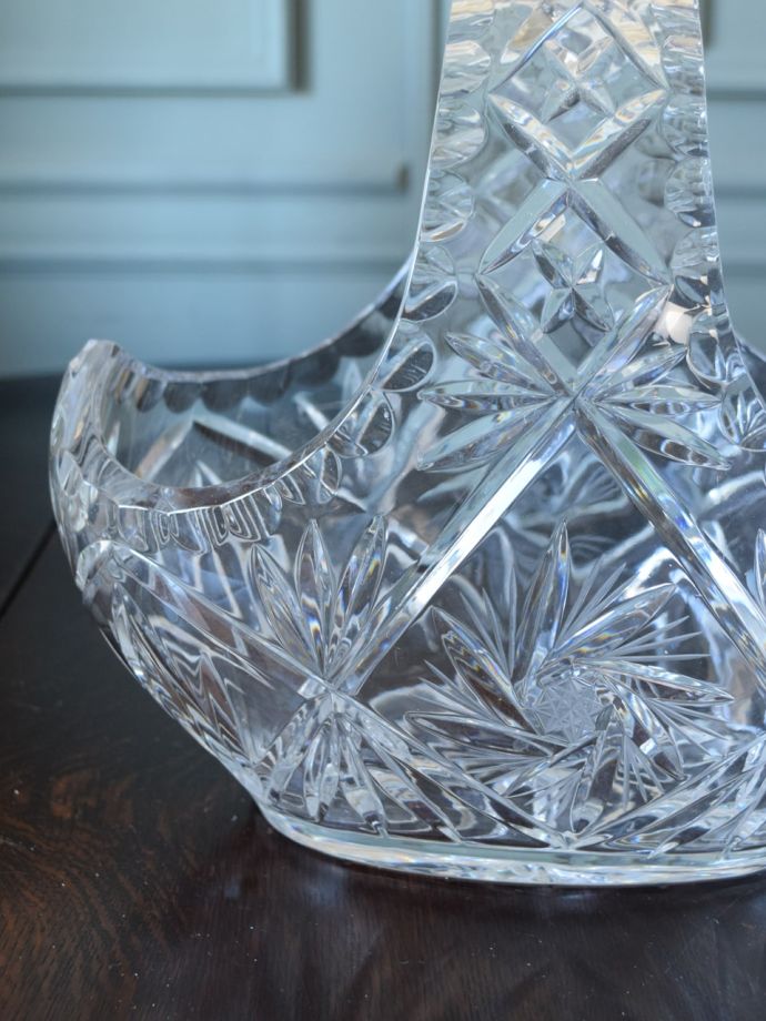 アンティークガラスの可愛いバスケット