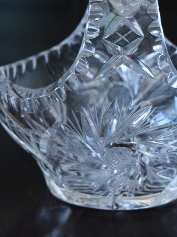 アンティークガラスの可愛いバスケット