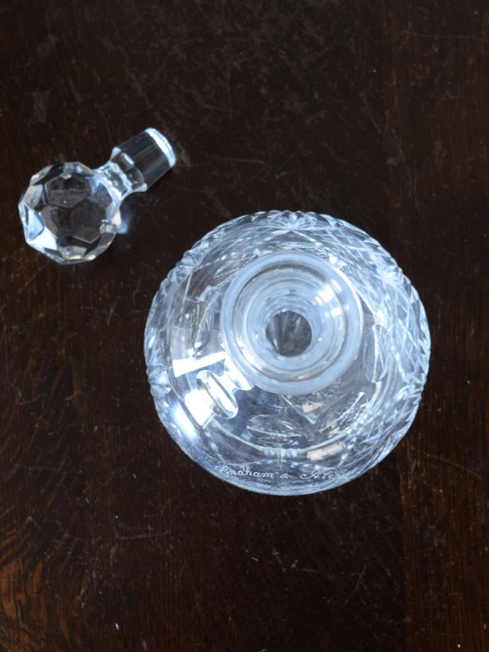 キラキラ輝くアンティークガラス