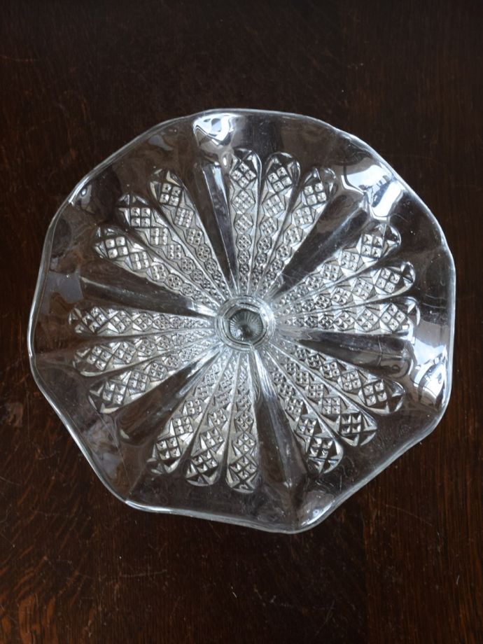 アンティークガラスの美しさ