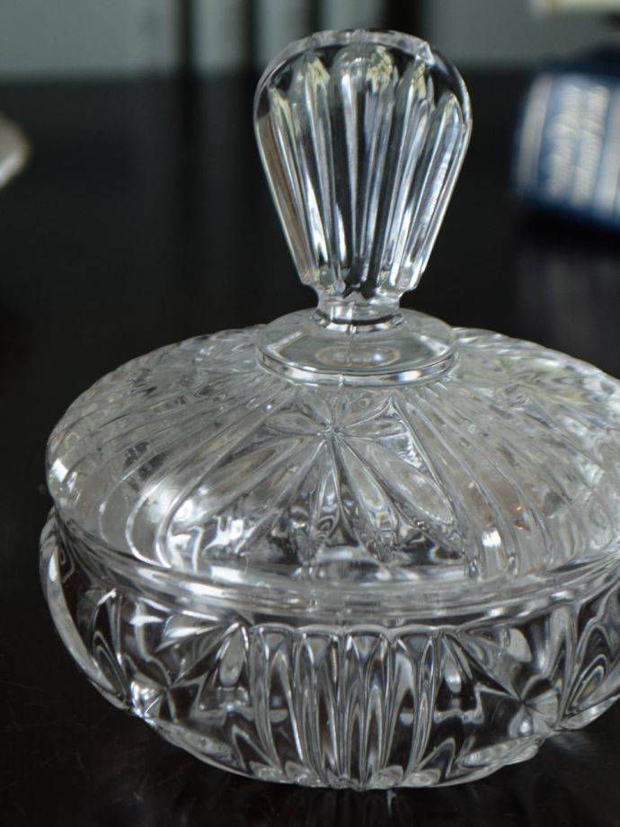 アンティークガラスのフタ付きケース