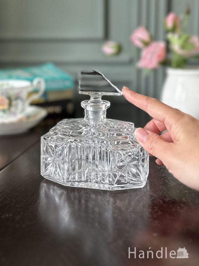 おしゃれなガラスのフレグランスボトル