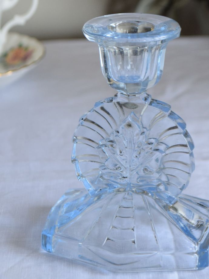 アンティークガラスのキャンドルスタンド