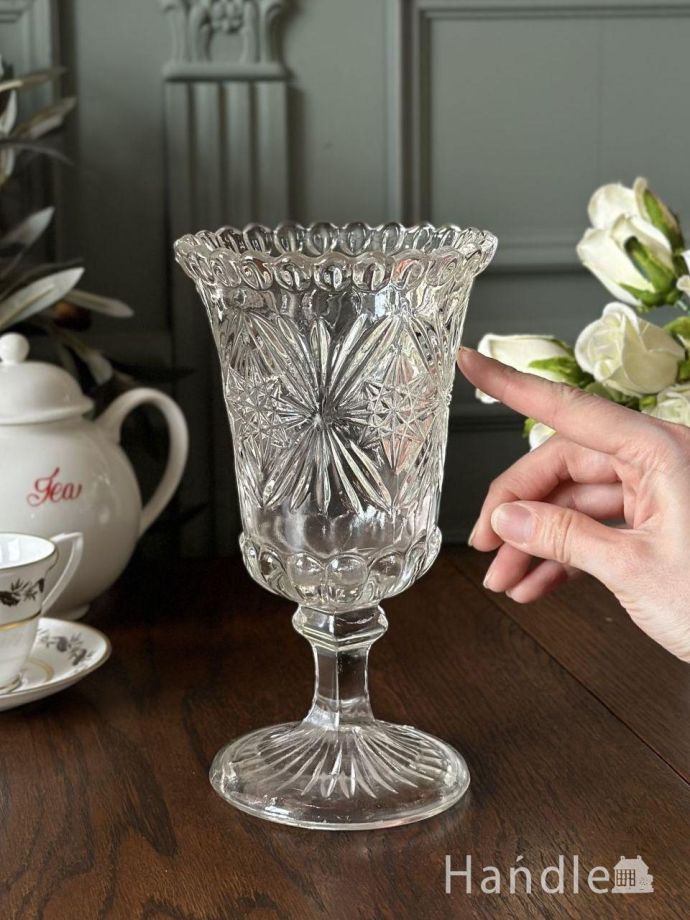 キラキラ輝くアンティークガラス