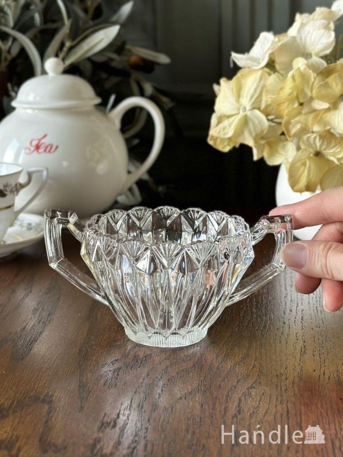 便利に使えるアンティークガラスの食器