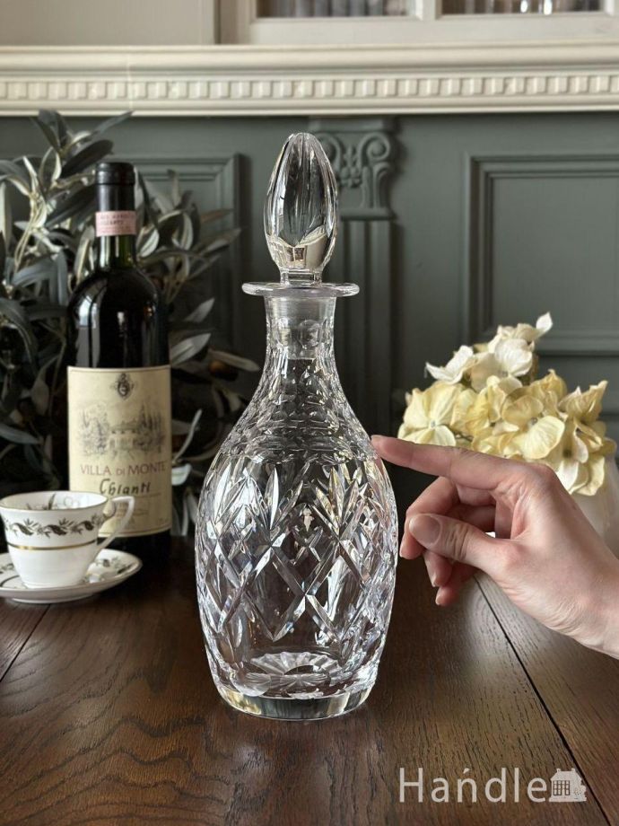 たっぷり入るガラスのデカンタ