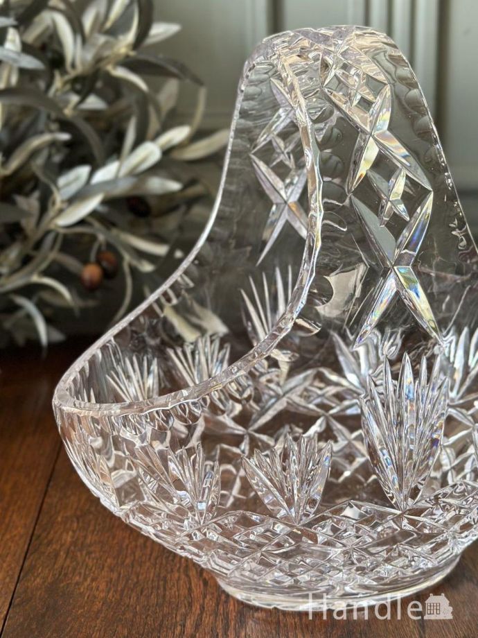 アンティークガラスの可愛いバスケット