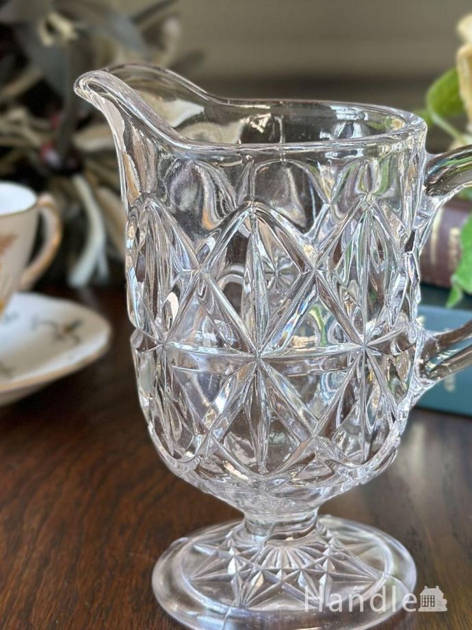 アンティークガラスのミルクピッチャー