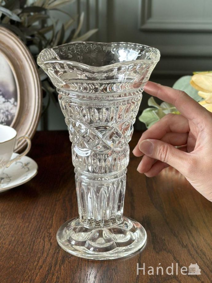 アンティークガラスの花器の大きさ